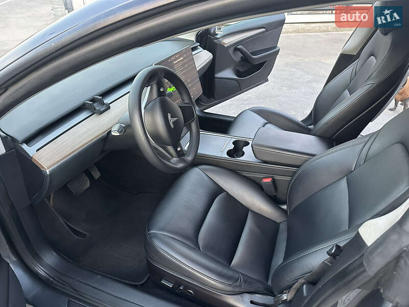 Седан Tesla Model 3 2022 в Киеве