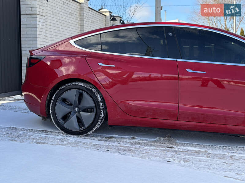 Седан Tesla Model 3 2020 в Киеве