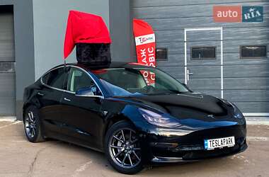 Седан Tesla Model 3 2019 в Киеве