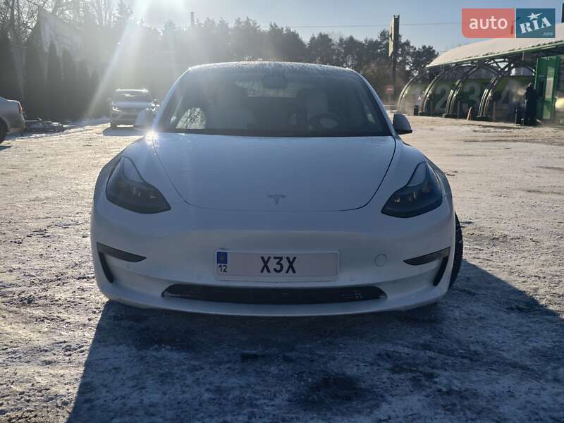 Седан Tesla Model 3 2022 в Кропивницькому