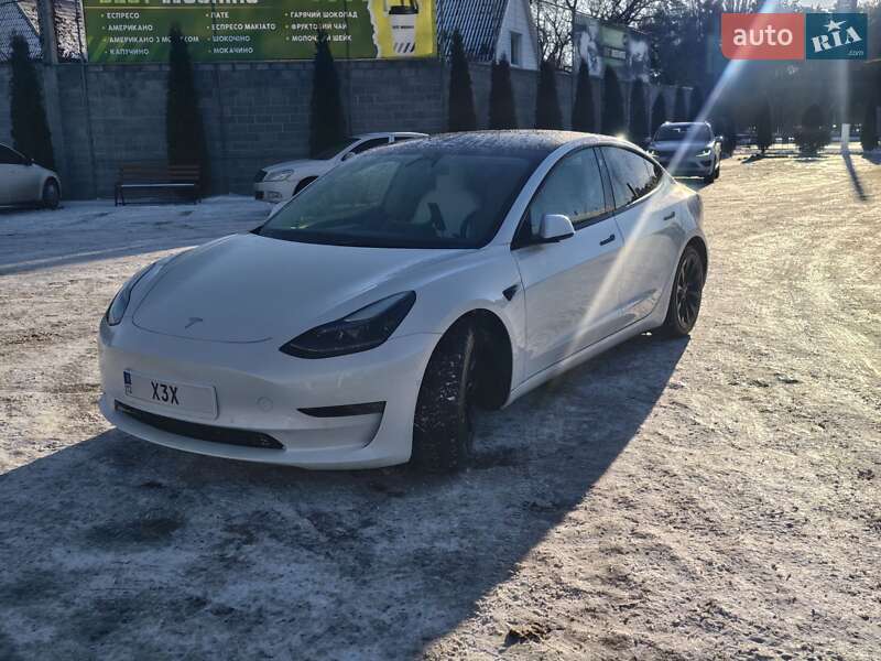 Седан Tesla Model 3 2022 в Кропивницькому
