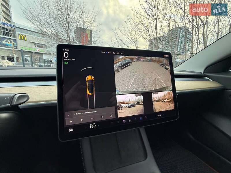 Седан Tesla Model 3 2019 в Днепре