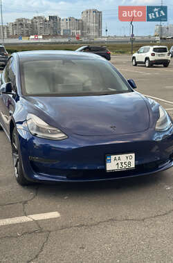 Седан Tesla Model 3 2021 в Киеве