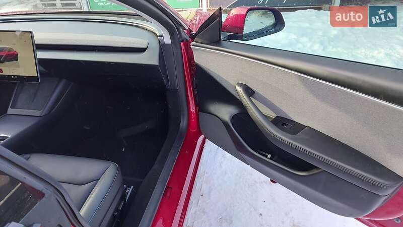 Седан Tesla Model 3 2024 в Барышевке