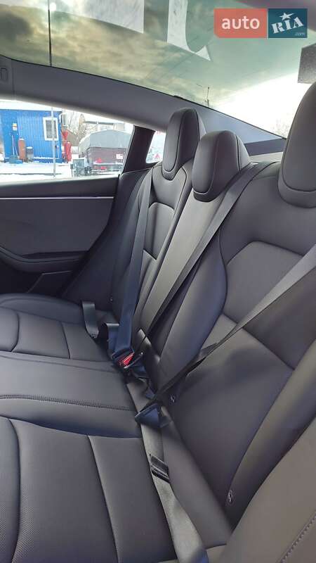 Седан Tesla Model 3 2024 в Барышевке