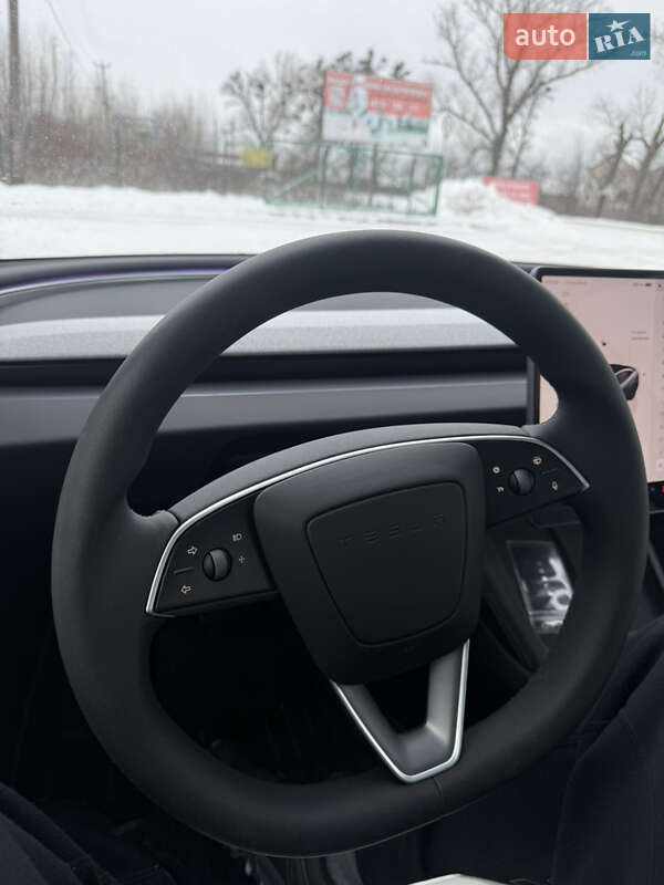 Седан Tesla Model 3 2025 в Киеве