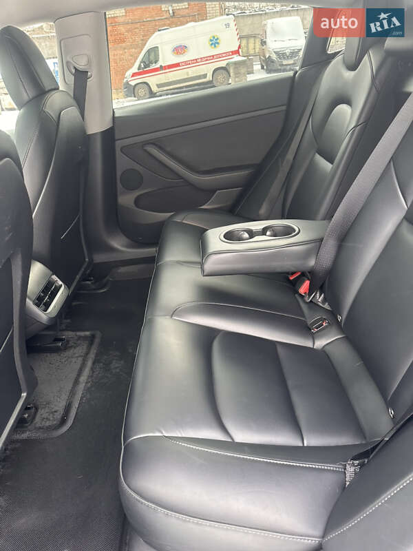 Седан Tesla Model 3 2022 в Вінниці