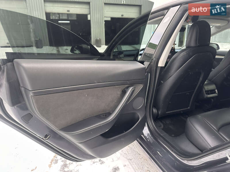 Седан Tesla Model 3 2022 в Вінниці