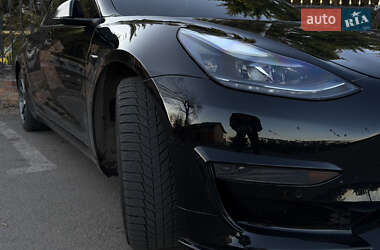 Седан Tesla Model 3 2022 в Киеве