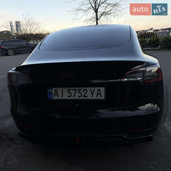 Седан Tesla Model 3 2022 в Києві