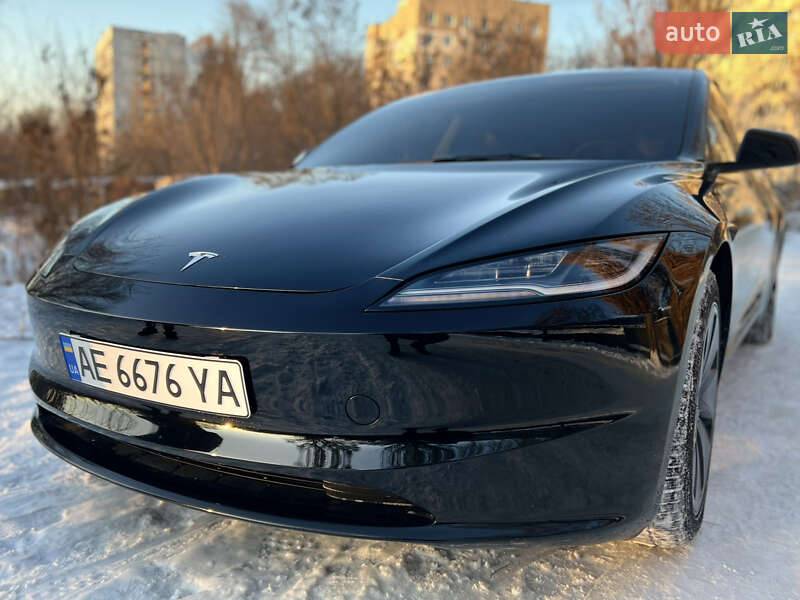Седан Tesla Model 3 2024 в Днепре