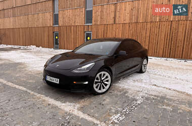Седан Tesla Model 3 2022 в Дублянах