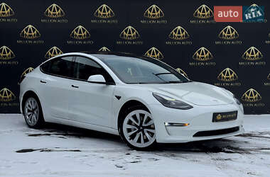 Седан Tesla Model 3 2022 в Киеве