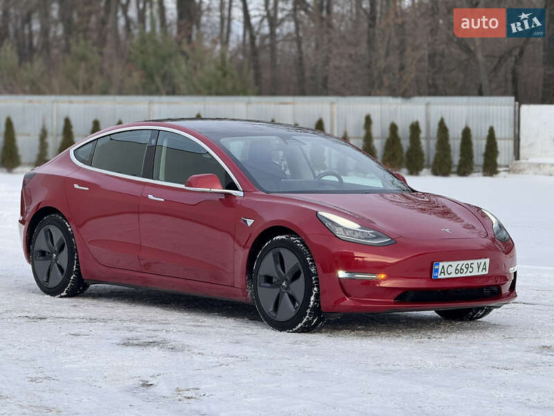Седан Tesla Model 3 2019 в Луцке