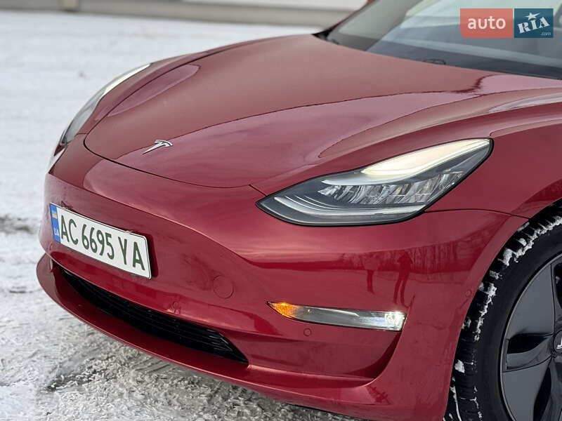 Седан Tesla Model 3 2019 в Луцке