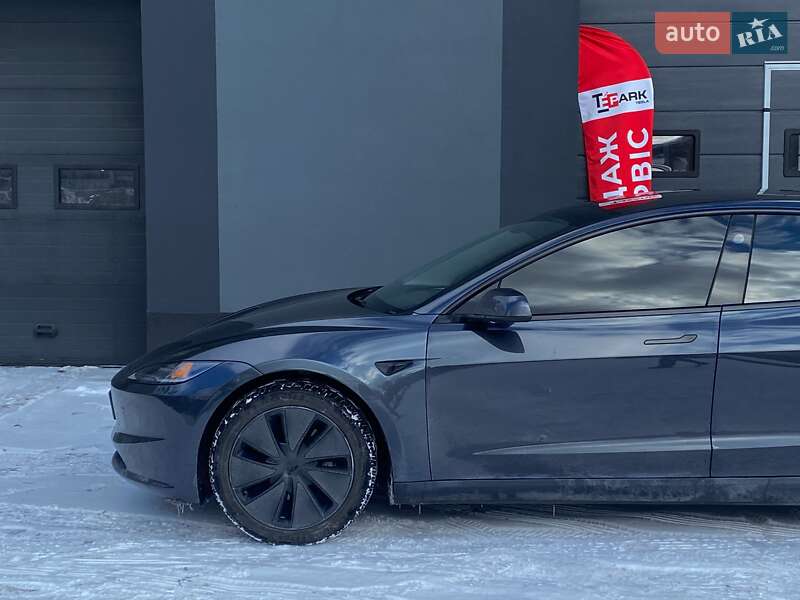 Седан Tesla Model 3 2024 в Киеве