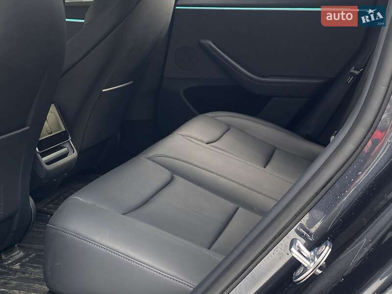 Седан Tesla Model 3 2024 в Киеве