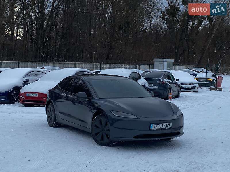 Седан Tesla Model 3 2024 в Киеве