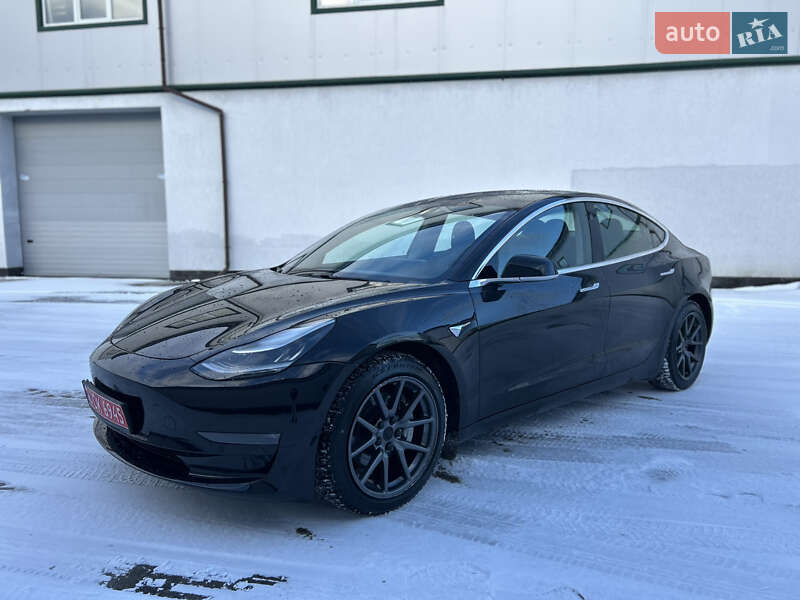 Седан Tesla Model 3 2020 в Виннице