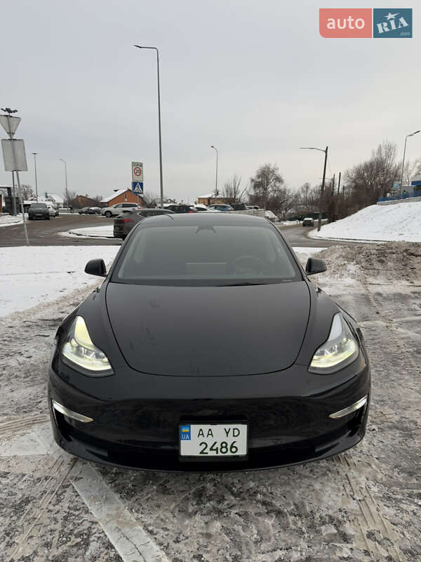 Седан Tesla Model 3 2023 в Киеве