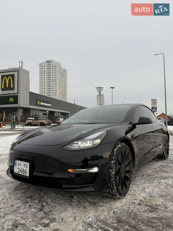 Седан Tesla Model 3 2023 в Киеве