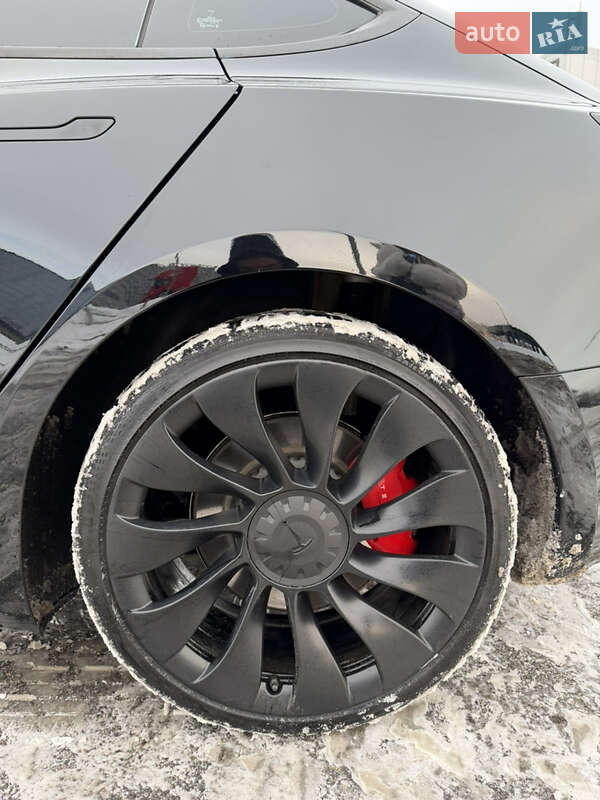 Седан Tesla Model 3 2023 в Киеве