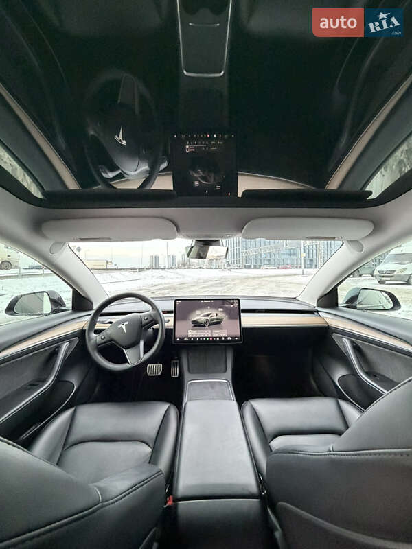 Седан Tesla Model 3 2023 в Киеве