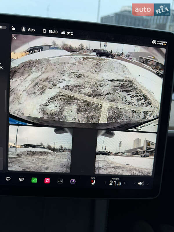 Седан Tesla Model 3 2023 в Киеве