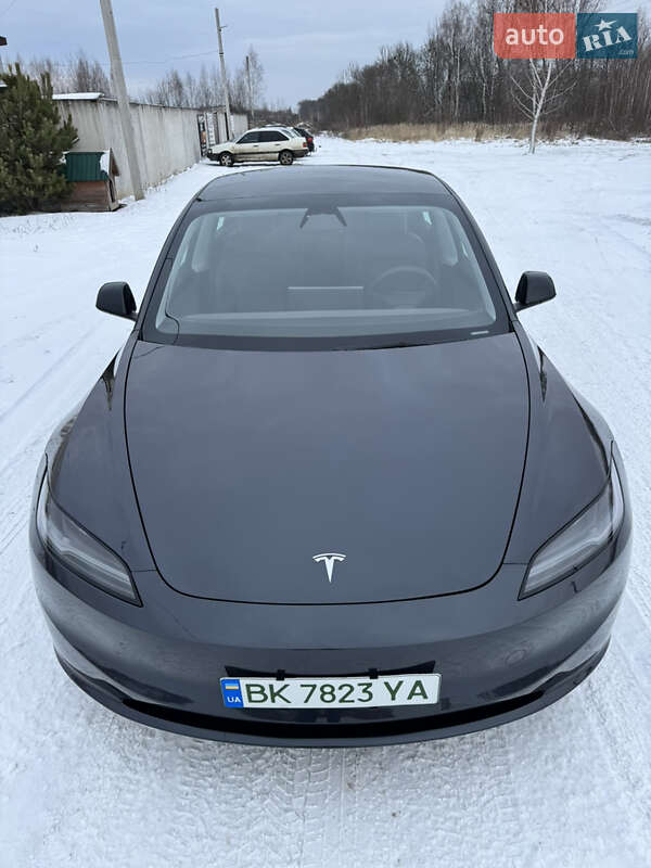 Седан Tesla Model 3 2024 в Костополе