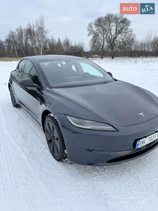 Седан Tesla Model 3 2024 в Костополе