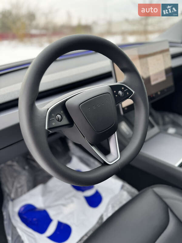 Седан Tesla Model 3 2024 в Костополе