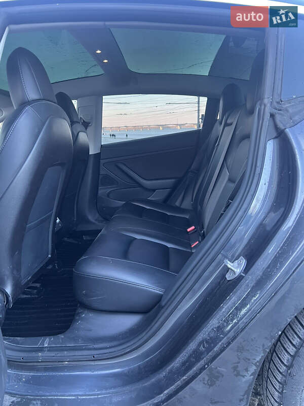 Седан Tesla Model 3 2018 в Днепре