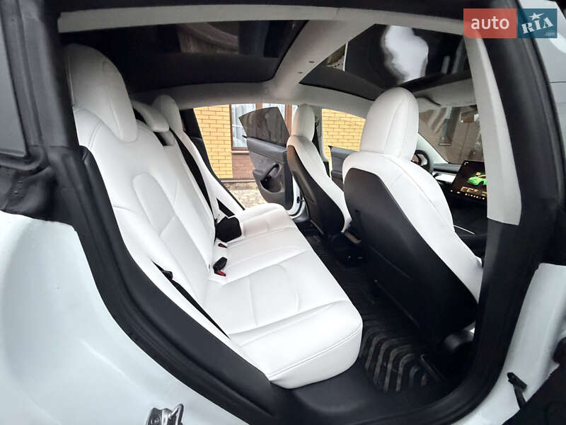 Седан Tesla Model 3 2022 в Хмельницькому