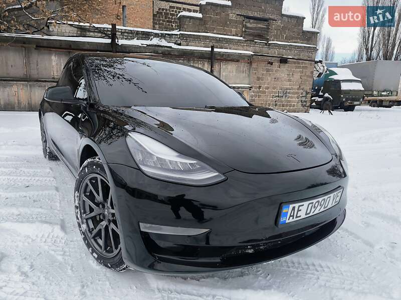 Седан Tesla Model 3 2018 в Днепре