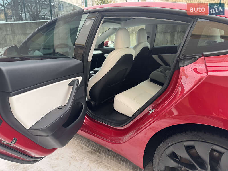 Седан Tesla Model 3 2021 в Львове фото 16 Седан Tesla Model 3 2021 в Львове
