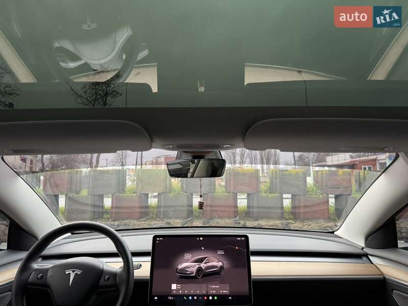 Седан Tesla Model 3 2022 в Виннице