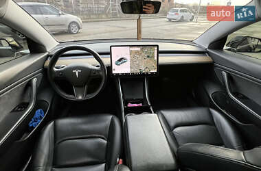 Седан Tesla Model 3 2020 в Ужгороде