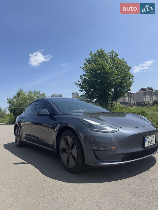 Седан Tesla Model 3 2022 в Кривом Роге