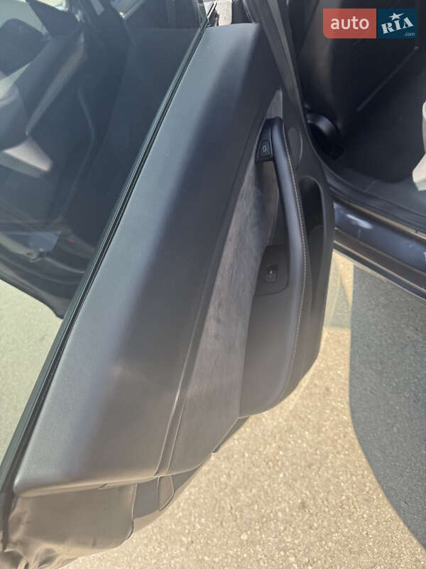 Седан Tesla Model 3 2022 в Кривом Роге