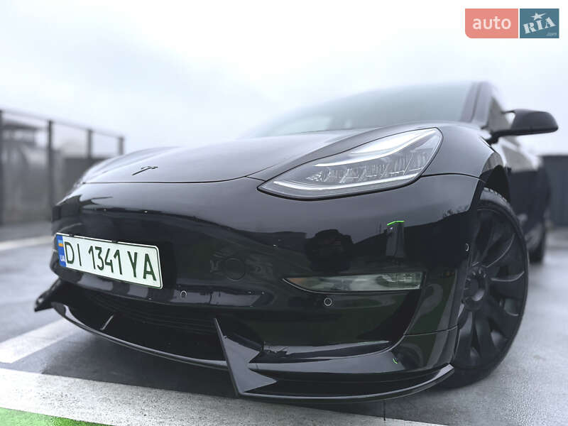 Седан Tesla Model 3 2018 в Ірпені