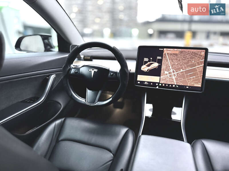 Седан Tesla Model 3 2018 в Ірпені