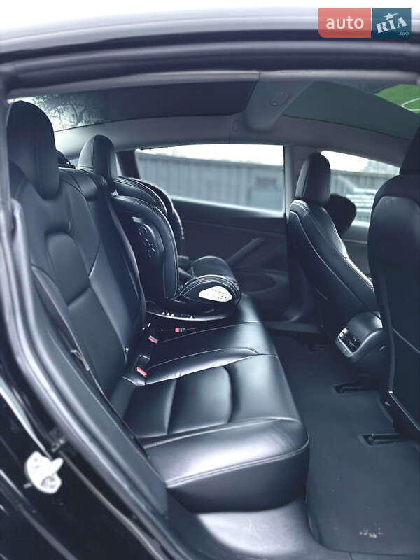 Седан Tesla Model 3 2018 в Ірпені