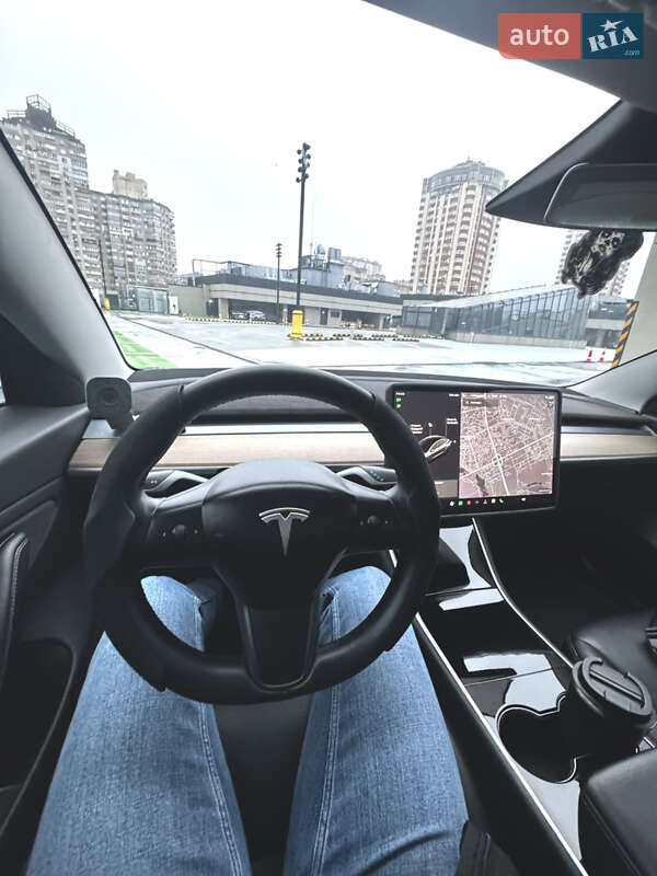 Седан Tesla Model 3 2018 в Ірпені