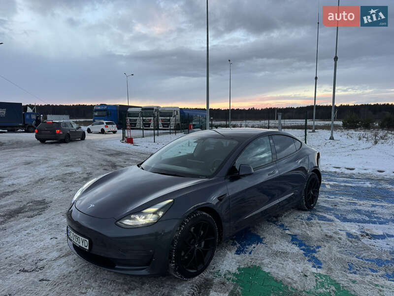 Седан Tesla Model 3 2021 в Луцке
