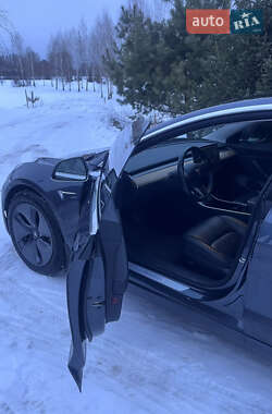 Седан Tesla Model 3 2018 в Броварах