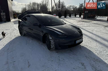 Седан Tesla Model 3 2022 в Чернівцях