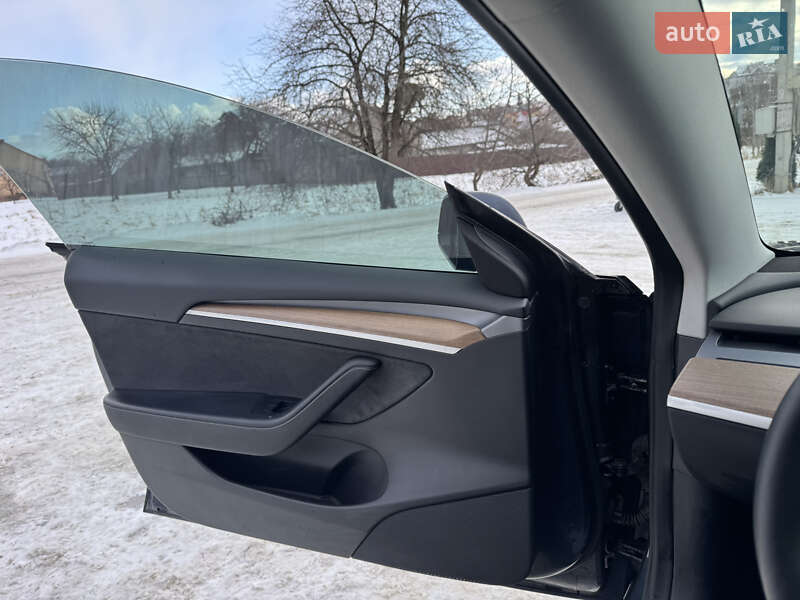 Седан Tesla Model 3 2022 в Львові