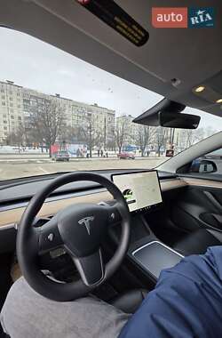 Седан Tesla Model 3 2021 в Чернівцях