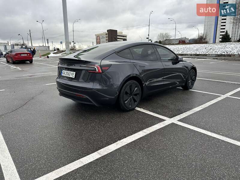 Седан Tesla Model 3 2025 в Киеве