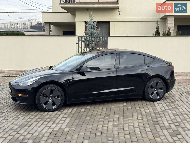 Седан Tesla Model 3 2018 в Ужгороді